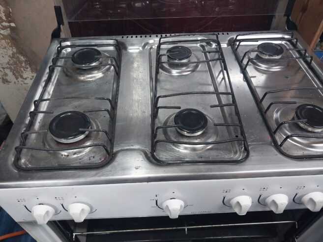 6 Burner Magnum Stove and Oven. Working great.